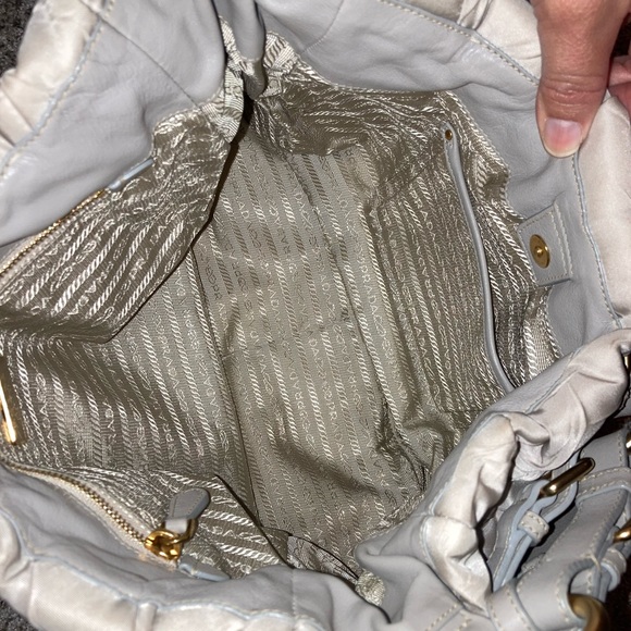 Prada bag - Picture 3 of 5